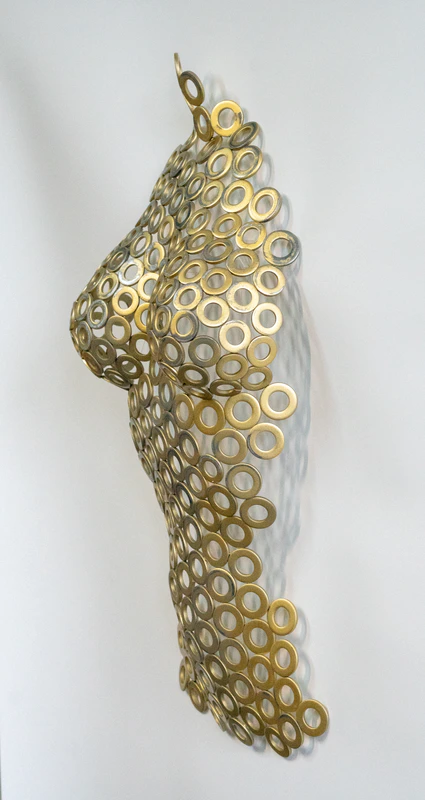 Goldie – Handcrafted Steel Wall Sculpture | Female Torso in Patina Gold - obrazek 3