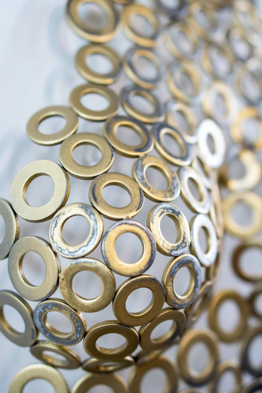 Goldie – Handcrafted Steel Wall Sculpture | Female Torso in Patina Gold - obrazek 4