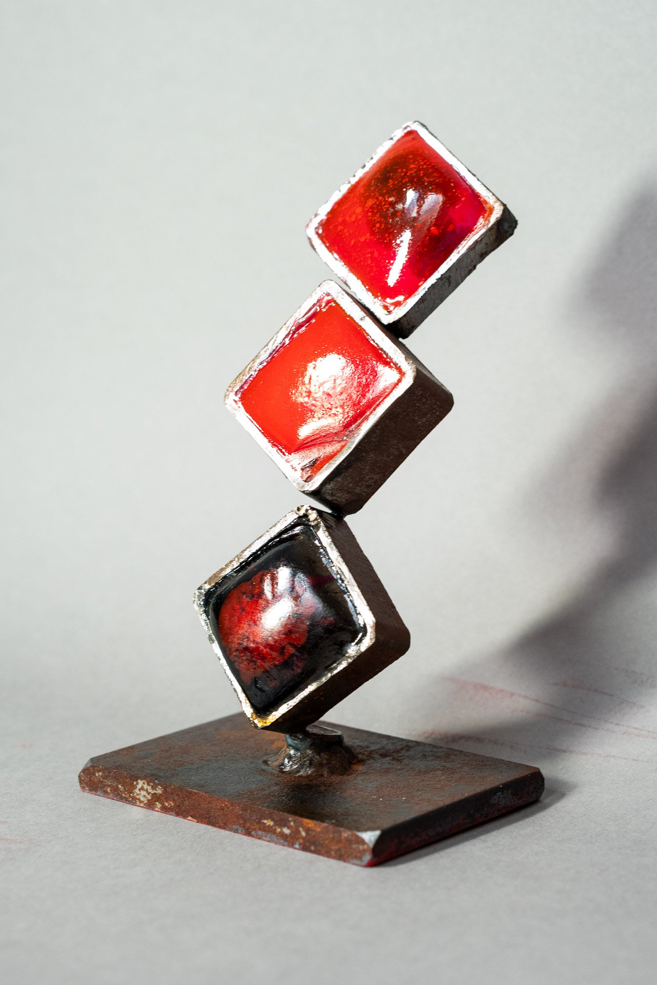 Small Sculptural Object | Abstract Desk Decoration | Raw Metal Geometry Composition - obrazek 5
