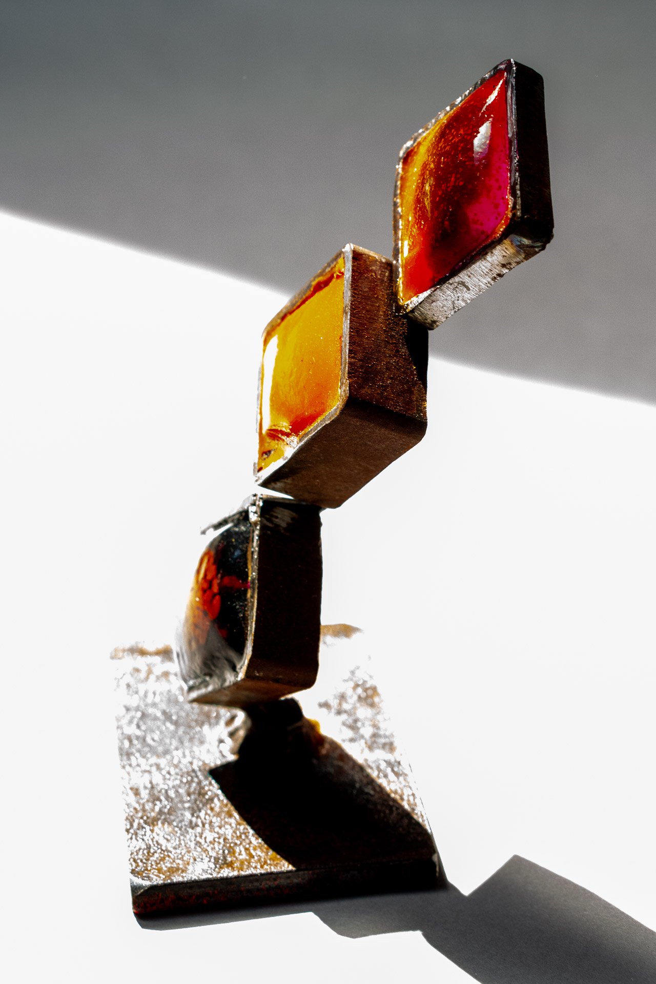 Small Sculptural Object | Abstract Desk Decoration | Raw Metal Geometry Composition - obrazek 3