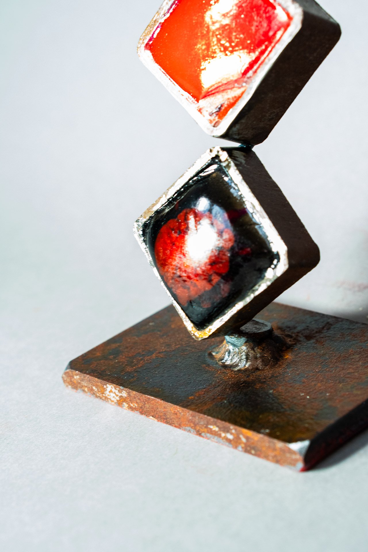 Small Sculptural Object | Abstract Desk Decoration | Raw Metal Geometry Composition - obrazek 4